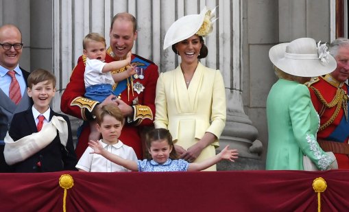 Принц Луи на 8 г., много прилича на брат си Джордж