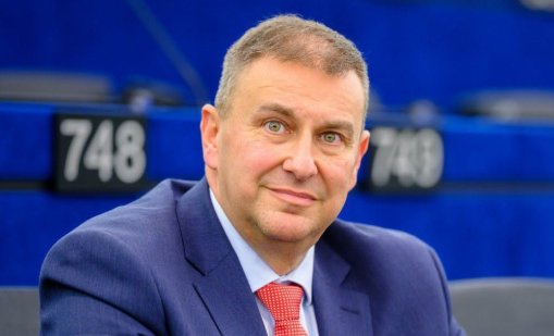 Евродепутатът Емил Радев ще заведе дело: Лъжа е, че Невзоров и баща ми са съдружници