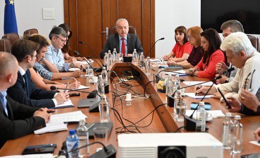 Властта и социалните партньори се договориха за нов механизъм за минималната заплата