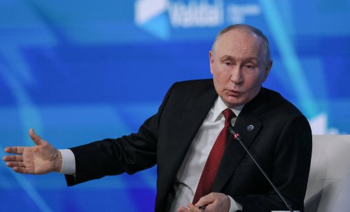 Путин засилва ПВО отбраната около резиденцията, която споделя с Кабаева 