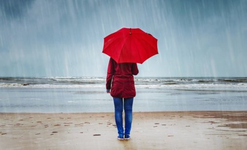 Днес облачно със слаби валежи, вятърът продължава