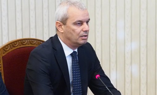 Костадинов поиска 100% машинно гласуване и място в ЦИК