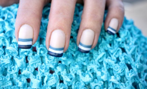Хит: Маникюр пуловер на райета