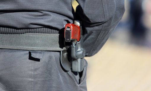 Задържаха жената на Киро Японеца, заливала журналисти с чай 