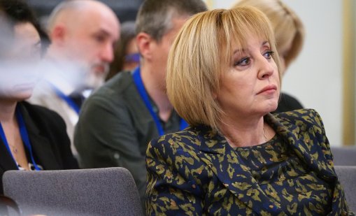 Манолова: След оставката следващата стъпка са честни избори