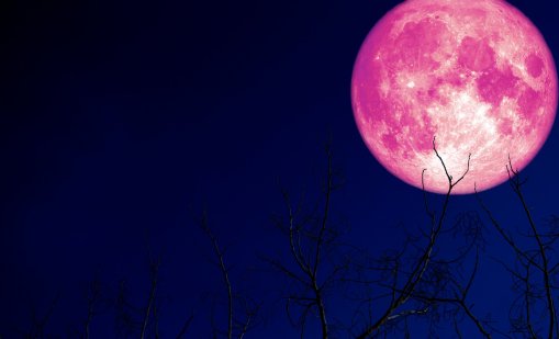 Ягодовата луна променя живота на част от зодиите