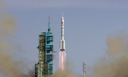 Тайконавтите от мисията "Шънчжоу-20" се завърнаха на Земята