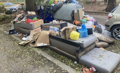 Кофите в "Люлин" препълнени, в "Слатина" раздават чували, кметове спорят    