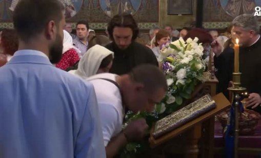Втори ден чудотворната Хавайска икона привлича миряните