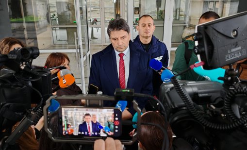 СДВР за протеста: Проверка за плезещия се полицай, трима души са задържани