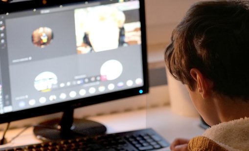 Младежите у нас са на дъното на класациите в ЕС по цифрови умения