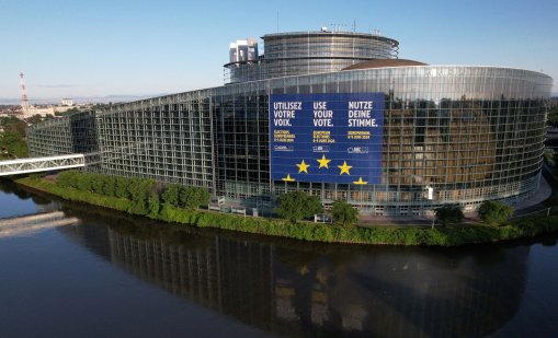 Климатикът в Европейския парламент не смогна на жегата и се повреди
