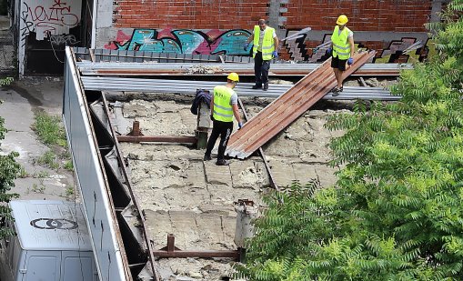 Прокуратурата е осъдена да плати 62 000 евро на майка за рухналата сграда на "Алабин&ldquo;