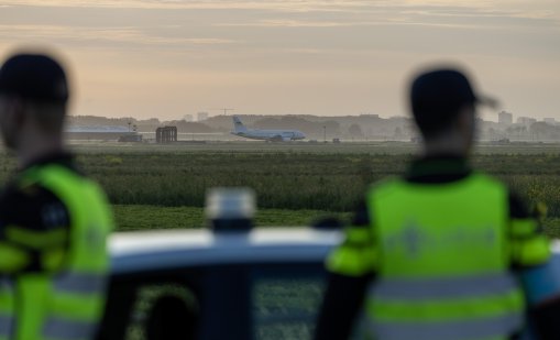 Малък самолет се разби на летище Саутенд край Лондон