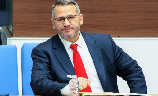 Търсят под дърво и камък Христанов, за да го изслушат в НС, звънят на Йотова да го издрива