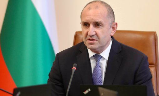 Радев срещу критиките от плажа: Ще работим със същите темпове