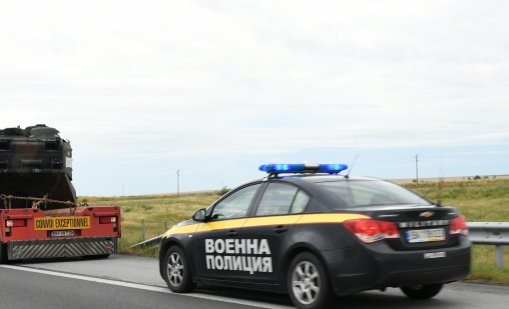 Военна техника на САЩ преминава през страната
