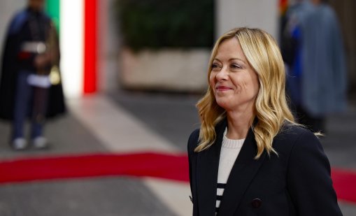 Джиджи Буфон, актьори и министри: Мелони демонстрира сила с интересно коледно парти