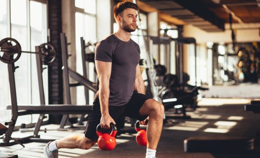 Две упражнения за крака, които ще стегнат долната част на тялото ви само за 4 минути