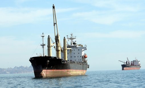 Иран отвърна на заплахите на Тръмп: Ще затворим Ормузкия проток напълно