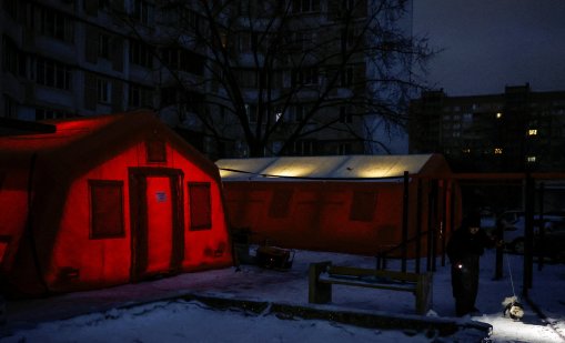 Някога зелен и богат киевският квартал Печевск сега е студен и в руини 