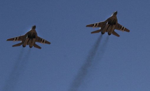 МиГ-29 във въздуха: Самолет от Израел кацна извънредно в София