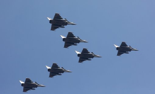 Защо Индия купува още 31 френски изтребителя Rafale?