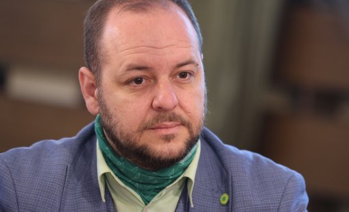 Започнаха дело срещу Борислав Сандов за връзката му с НПО-то на Калушев 