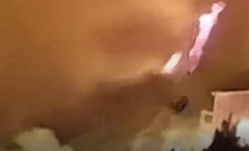 Пожар край хърватския Омиш изпепели къщи, коли и лодки изгоряха (ВИДЕО)