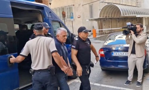 Доведоха Никола Николов - Паскал в Антикорупционната комисия ВИДЕО