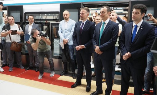 Откриха нови метростанции по третата линия на метрото  (СНИМКИ)