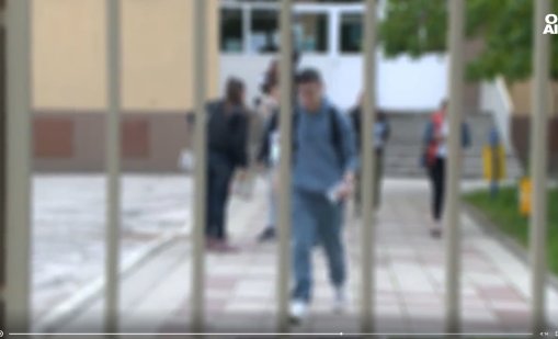 11 преписвачи с "бръмбар" в ухото бяха заловени на матурата по БЕЛ в Хасково