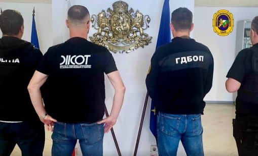 Разбиха мрежа за клониране на карти за гориво, двама са арестувани у нас ВИДЕО