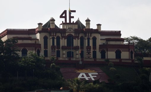 Венецуелската армия погреба войниците си, убити при операцията на САЩ 