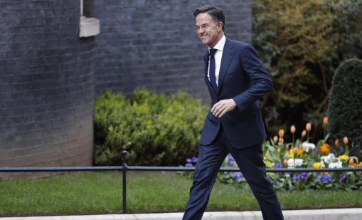 Рюте: НАТО обсъжда най-добрият начин за отваряне на Ормузкия проток