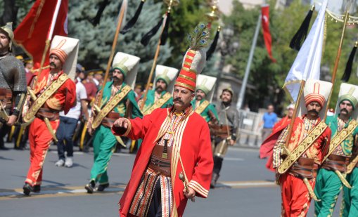 Османската династия ще съди турчин, живеещ в САЩ, представящ се за османски принц