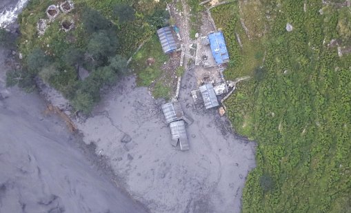 Ново внезапно наводнение помете къщи в Непал  ВИДЕО