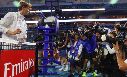 И Синер със &bdquo;Слънчев дубъл&ldquo;, победи в Маями 