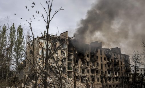 Построен в сенките, изстрелян през нощта: Украйна нанася удари с голям обсег по руски рафинерии