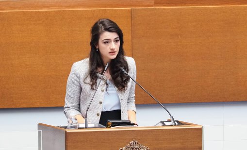 Бориславова отговори на Митов, иска оставката му