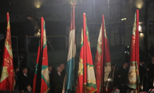 В кадър: Илияна Йотова прие почетния строй на Българската армия