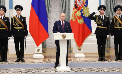 Русия вече няма пари, които да налива във войната, а бюджетът ѝ до 2027 г. показва защо