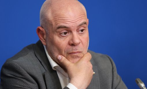 Гешев осъди прокуратурата да му плати 130 хиляди евро