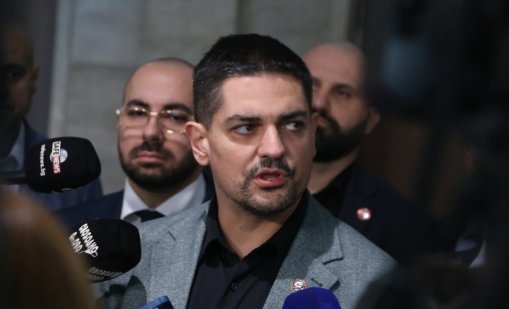 МЕЧ: Този парламент, с това мнозинство, по-добре да не пипа ИК