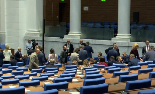 НС ще обсъди ИК за намаляване броя на секциите извън ЕС