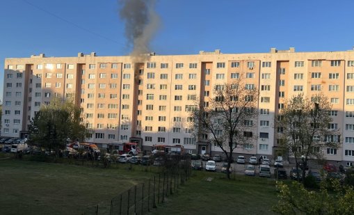  Открито е тяло при пожара в блок в Перник 