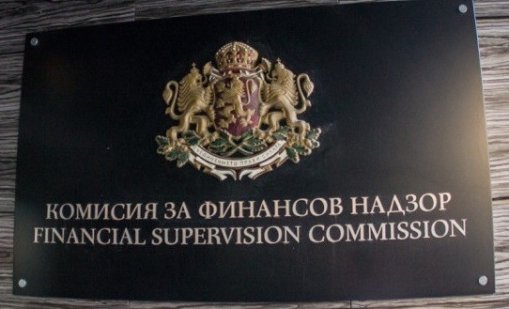 KФН предупреждава: Инвecтиции, пpeпopъчaни oт изĸycтвeн интeлeĸт, нocят pиcĸoвe