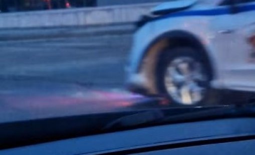 Челен удар: Джип на Столична община и &bdquo;Тойота&ldquo; се блъснаха под Моста на влюбените ВИДЕО