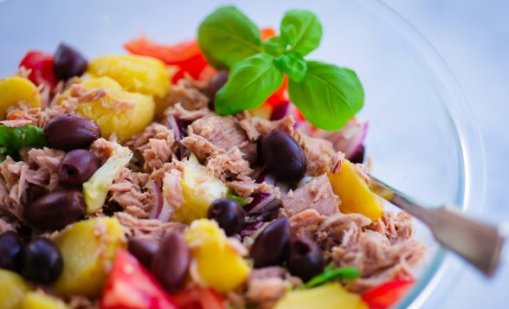 Рецептата Dnes: Картофена салата с риба тон