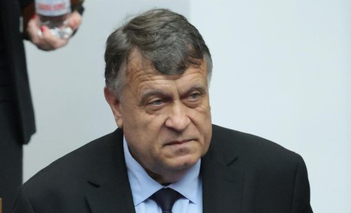 Министър Вълчев: Нека униформите са по-евтини, родителите се превърнаха в касичка